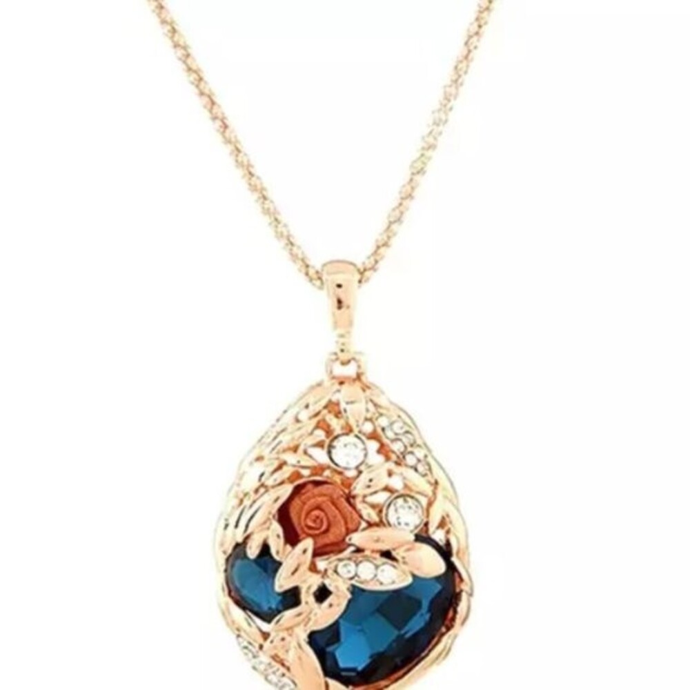 Elegant Blue and Gold Necklace